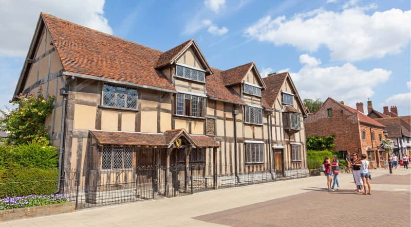 London: Small Group Oxford, Stratford and Cotswolds Day Tour - Holy Trinity Church and Shakespeare’s burial place