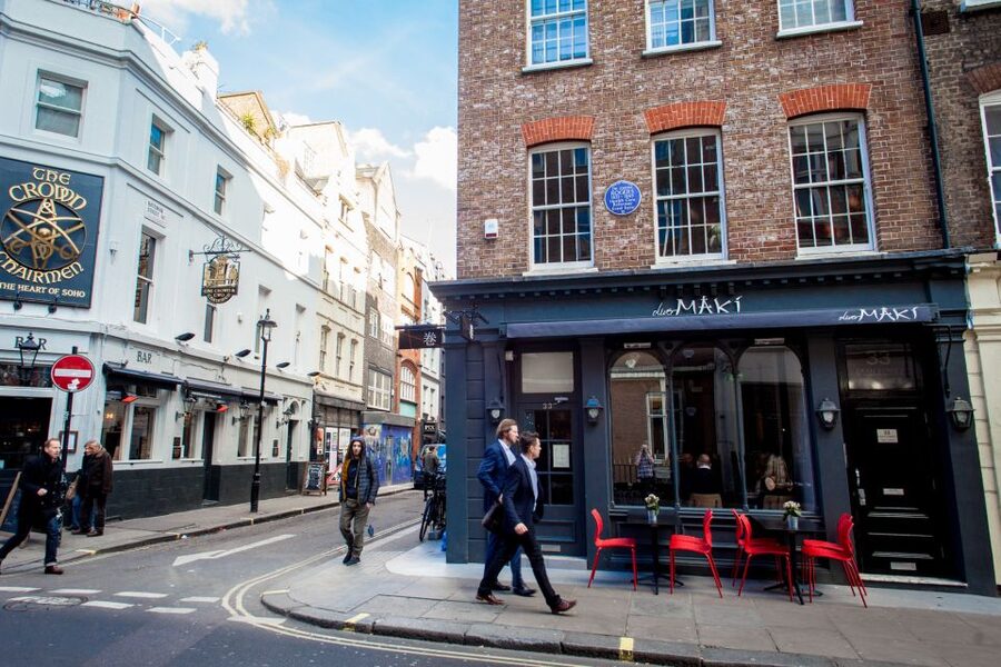 London Soho District - Guided Walking Tour 12 guests 2,5h - Golden Square and the political side of Soho