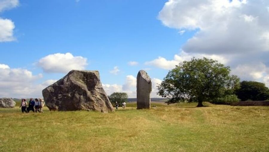 London: Stonehenge, Glastonbury & Avebury Small Group Tour - Avebury: stones you can approach closely
