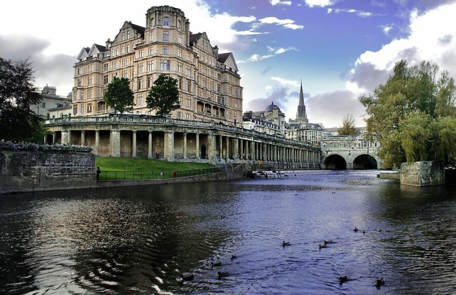 London: Stonehenge, Stratford-Upon-Avon, and Bath Day Trip - One day, three very different versions of England