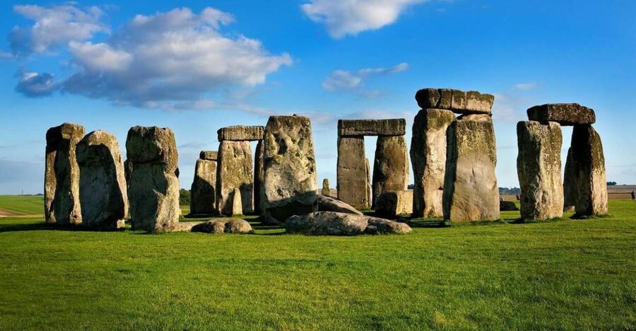 London: Stonehenge, Stratford-Upon-Avon, and Bath Day Trip - The coach, timing, and physical demands