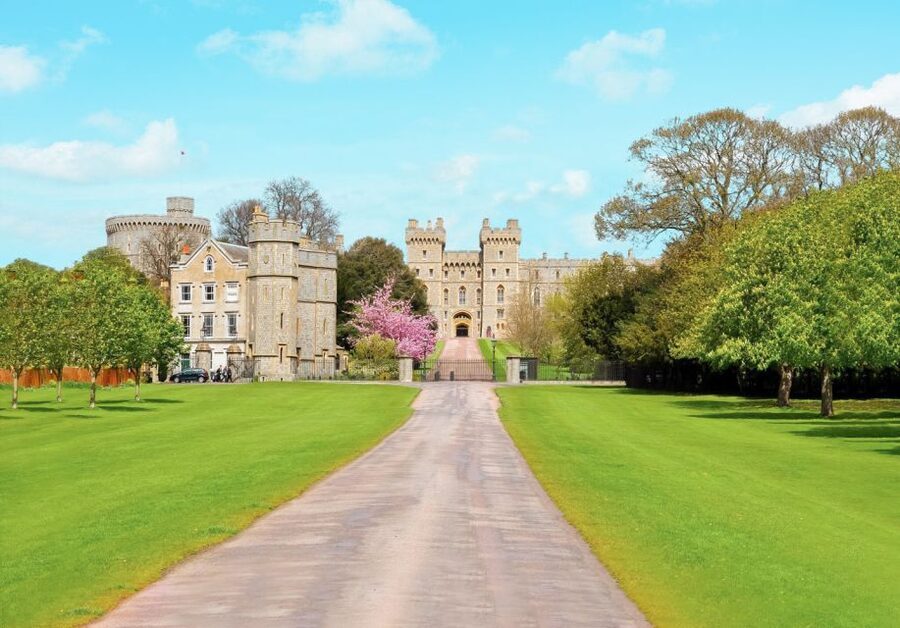 London: Stonehenge, Windsor, and Bath Day Trip by Bus - Is this the right day trip for you?