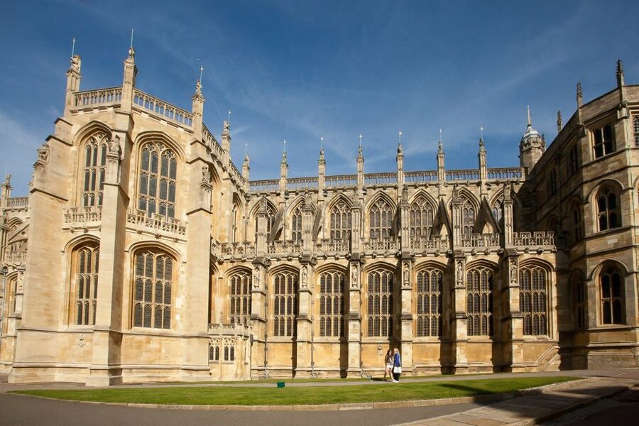 London: Stonehenge, Windsor Castle, Bath, Lacock & Pub Lunch - The guide can make or break a packed schedule