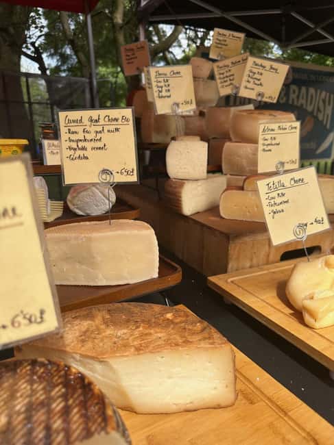 London: Sunday Markets Guided Walking Tour - Brick Lane brings food, vintage finds, and street style