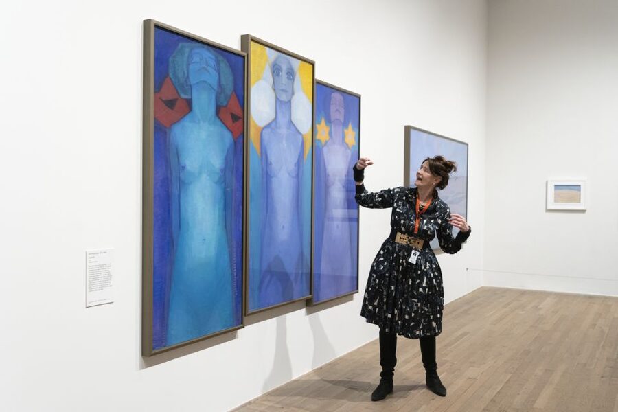 London: Tate Modern Official Guided Tour - What happens during the first few galleries