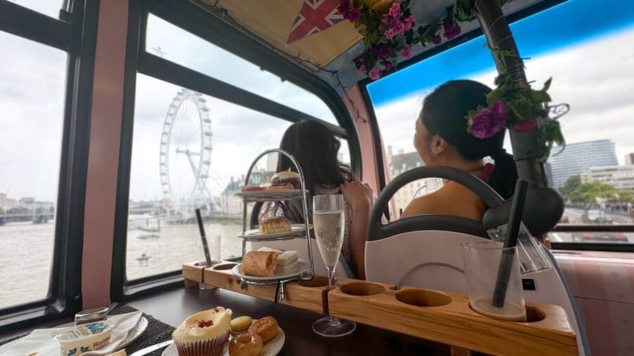 London: Taylor Swift-Inspired Afternoon Tea Bus Tour - Who should book this bus tour?