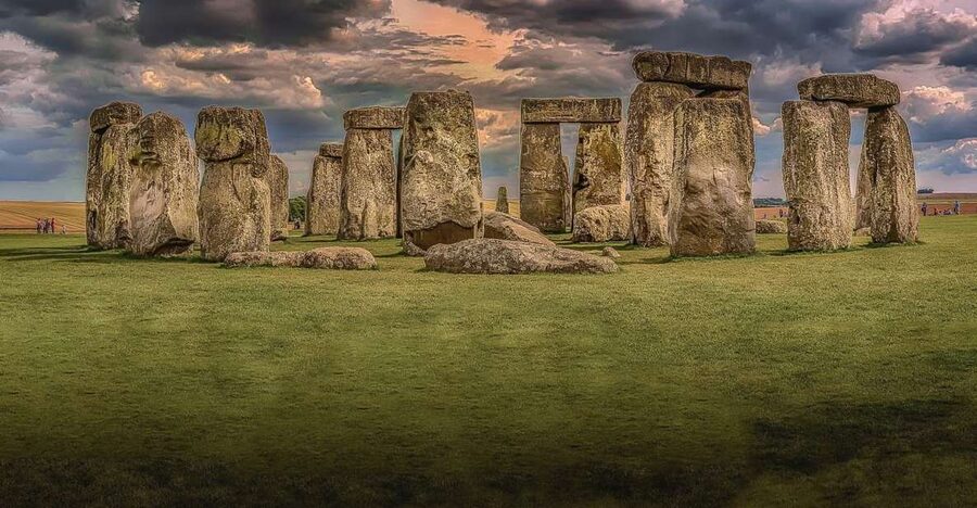 London to Southampton Cruise Terminal via Stonehenge - Morning pickup from London or Heathrow hotels
