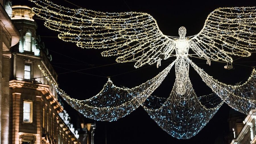 London: Tootbus Christmas Lights Tour incl walking tours - Marble Arch marks the western end