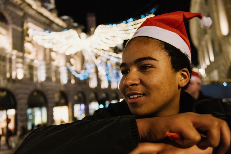 London: Tootbus Christmas Lights Tour incl walking tours - Trafalgar Square opens the festive route