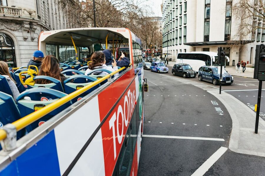 London: Tootbus Must-See Hop-On Hop-Off Bus Tour with Cruise - The blue route and wider views