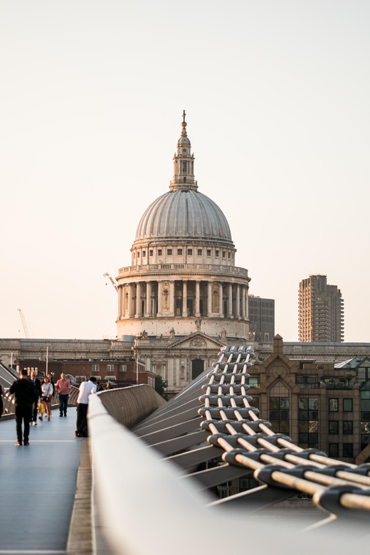 London: Top Attractions and City Highlights Walking Tour - Parliament, Big Ben, and the Guy Fawkes Story