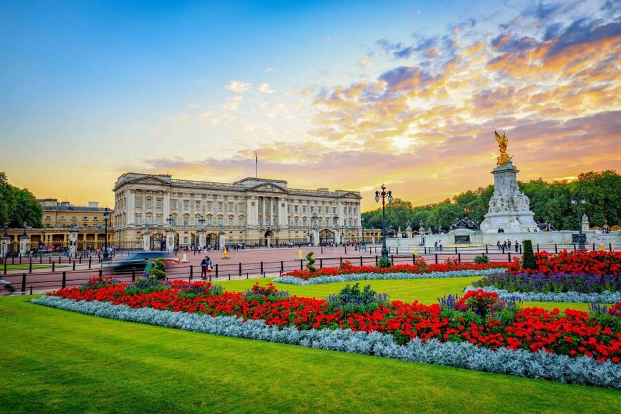 London: Tower, Cruise, & Harrods Tea Full-Day Experience - Starting at Victoria and seeing London by coach