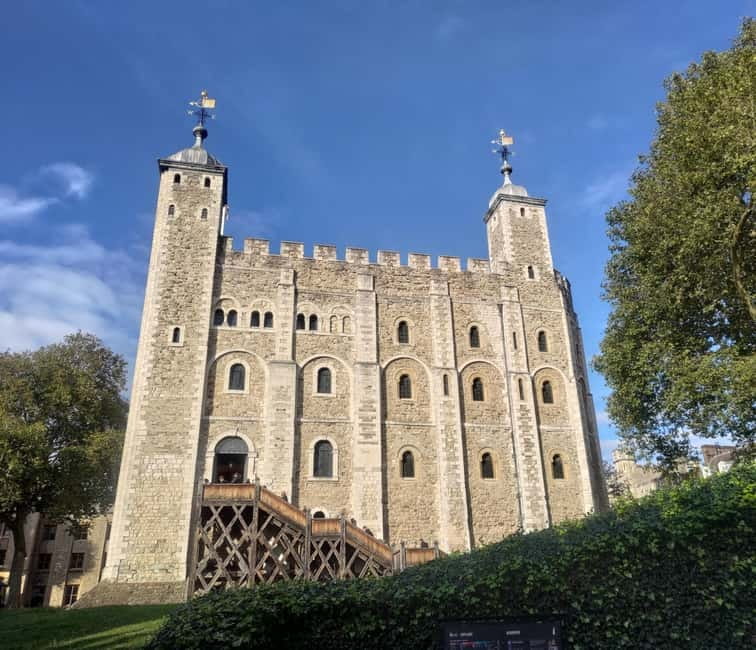 London: Tower of London and Tower Bridge Private Tour - Why Tower Bridge makes a strong opening