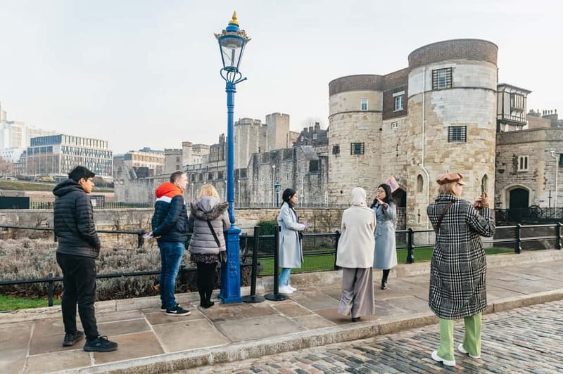 London: Tower of London Entry & Beefeater Private Audience - Hearing the stories of queens and Guy Fawkes