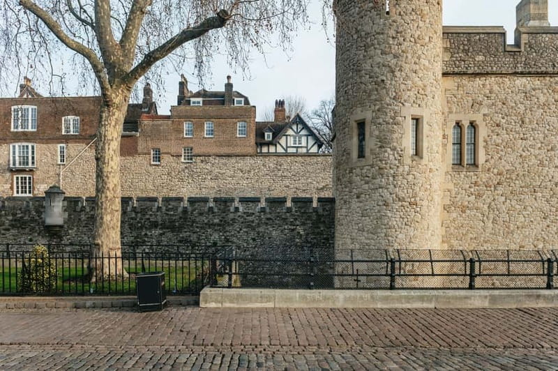 London: Tower of London Entry & Beefeater Private Audience - Making good use of your free time