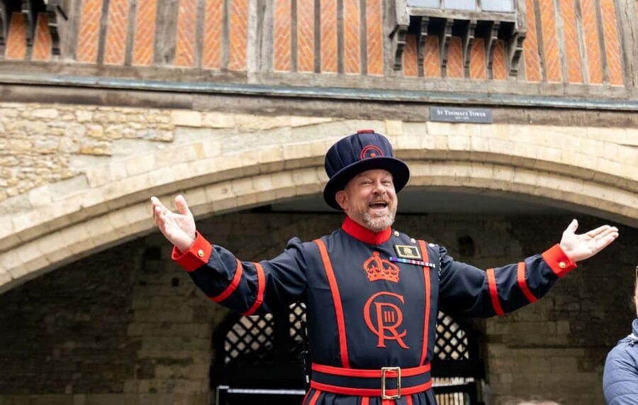 London: Tower of London, Thames Boat & Changing of the Guard - Starting at the Tower of London before opening time
