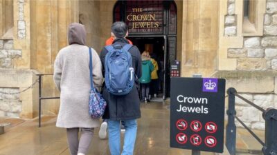 Tower of London Tour with Crown Jewels & Beefeaters