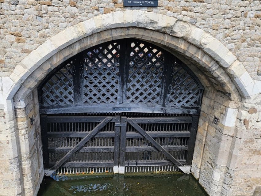 London: Tower of London Tour with Crown Jewels & Beefeaters - The Jewel House and the Crown Jewels