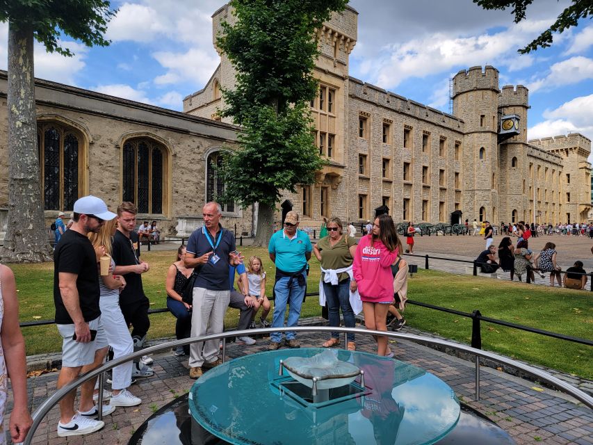 London: Tower of London Tour with Crown Jewels & Beefeaters - Free time after the guided tour