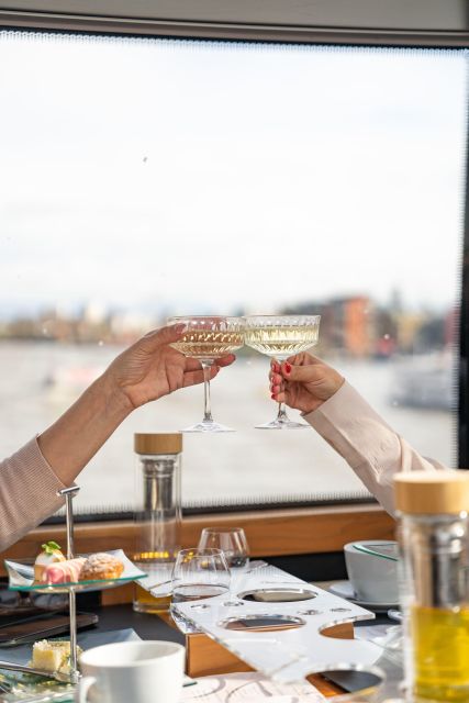 London: Traditional Afternoon Tea Tour in a Luxury Coach - Is $101.02 good value?
