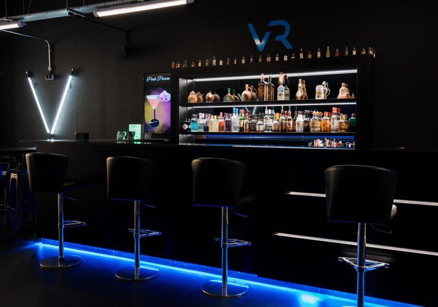 London: UK's Only 60-minute Free-Roaming VR experience - Headset fit and technical concerns