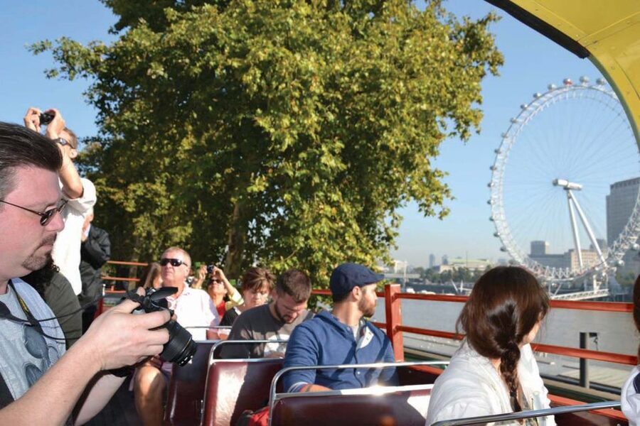 London Vintage Bus Tour and Cream Tea at Harrods - Seeing London from the Thames