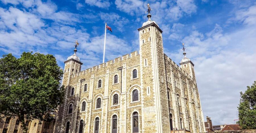 London: VIP Tower of London & Tower Bridge Early-Access Tour - Seeing the Crown Jewels before the main queues
