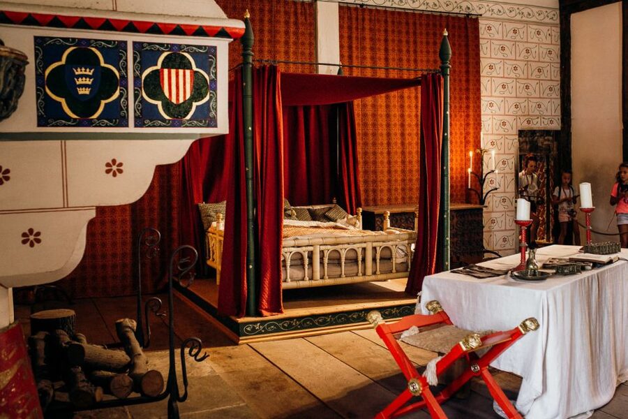 London: VIP Tower Opening Ceremony, Crown Jewels & Cruise - The Bloody Tower and torture chambers