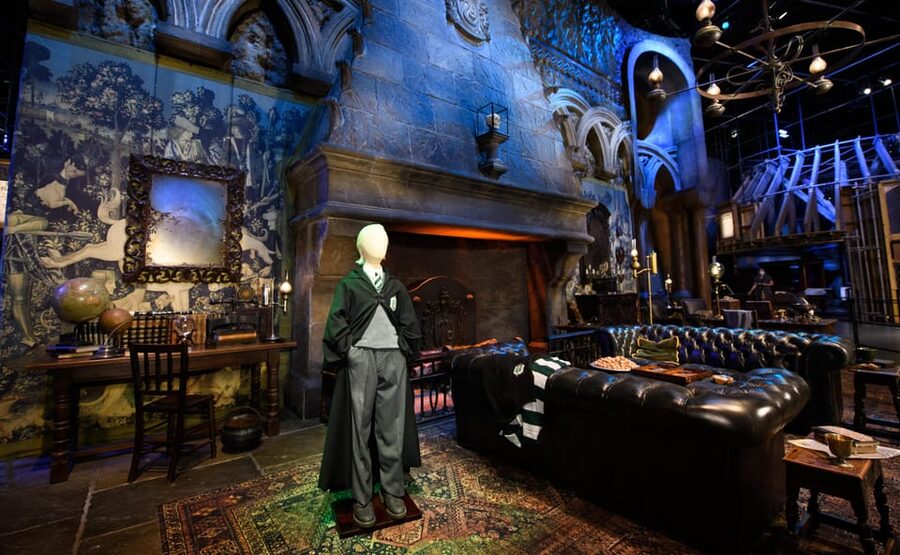 London: Warner Bros. Studio Harry Potter Tour with Transfers - Food, shopping, and practical comforts
