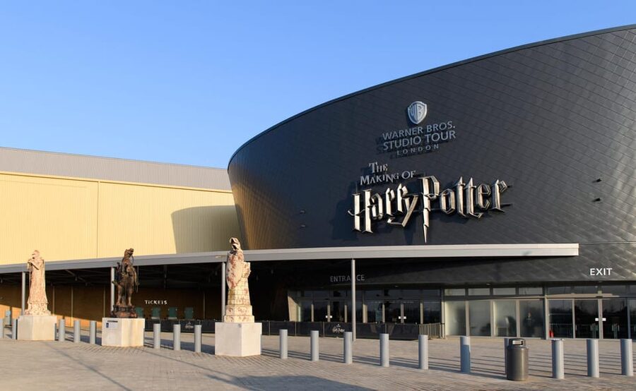 London: Warner Bros. Studio Tour and Morning Train Ticket - Entering the world of Harry Potter