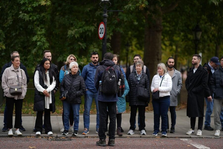 London: Westminster Abbey, Big Ben, Buckingham Palace Tour - Downing Street and the stories between the sights