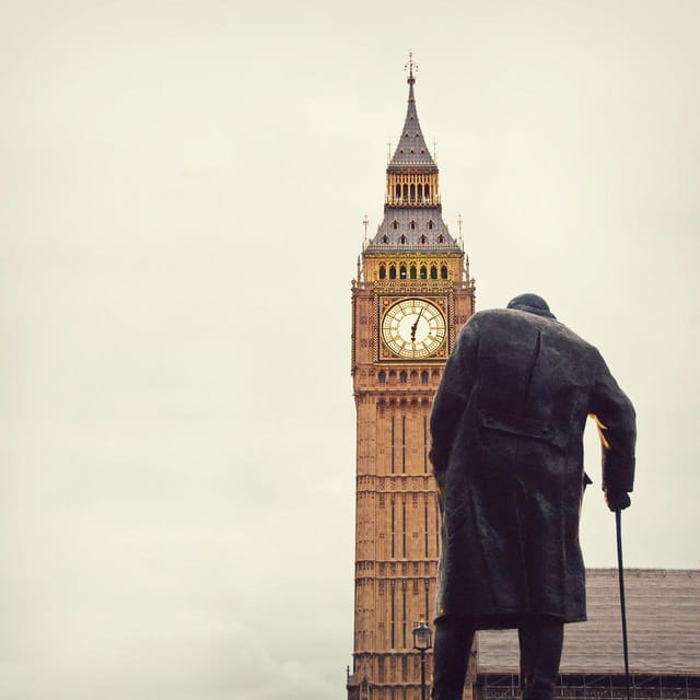 London: Westminster Abbey, Big Ben, Buckingham Palace Tour - The guard change and the importance of the day