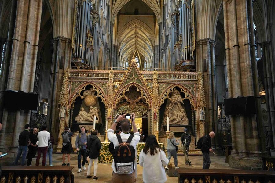 London: Westminster Abbey, Big Ben, Buckingham Palace Tour - Who should book this Westminster walk?