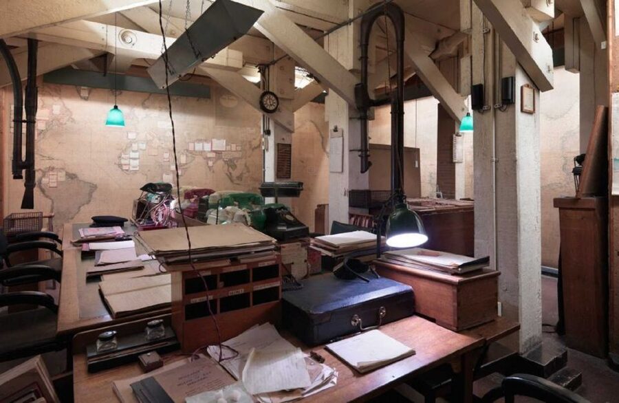 London: Westminster Abbey & Churchill War Rooms Walking Tour - Who should book this Westminster day tour?