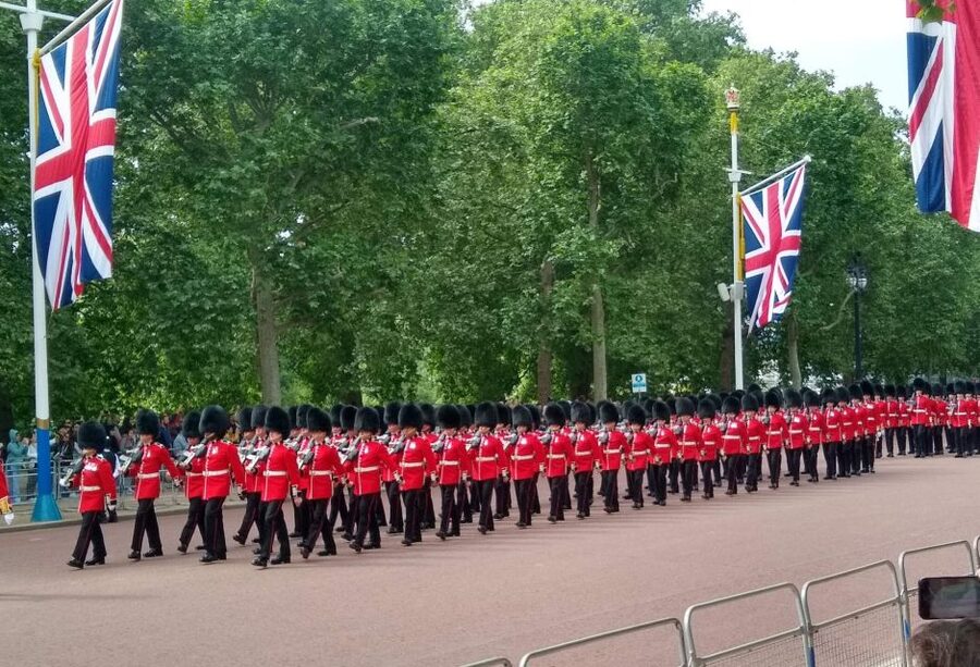 London: Westminster Abbey & Churchill War Rooms Walking Tour - Buckingham Palace and The Mall