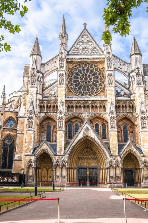 London Westminster Abbey French Tour with Fast-Track Tickets - What the $107 price really covers