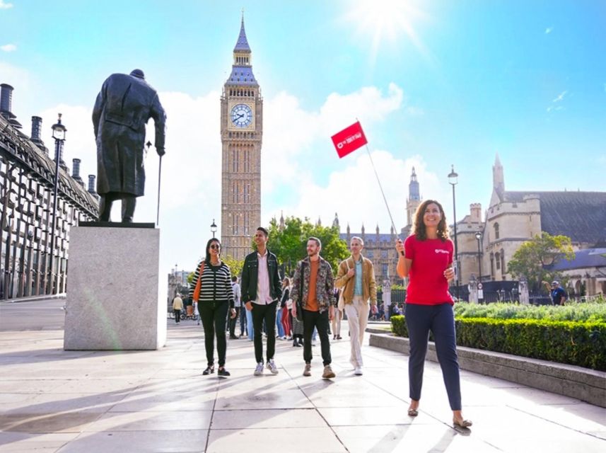 London: Westminster Abbey, Tower of London and Boat Tour - Watching the guards and framing Buckingham Palace