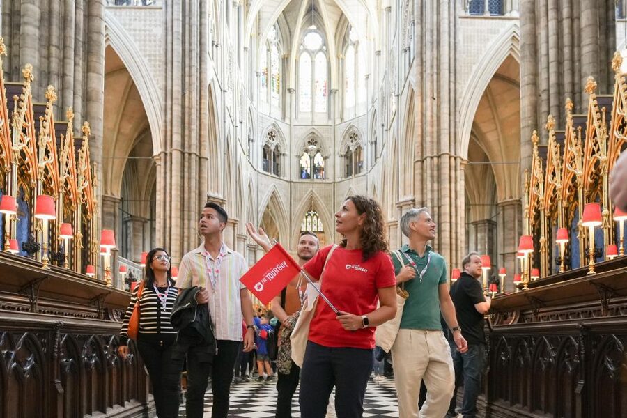 London: Westminster Abbey, Tower of London and Boat Tour - What the guides add to the experience