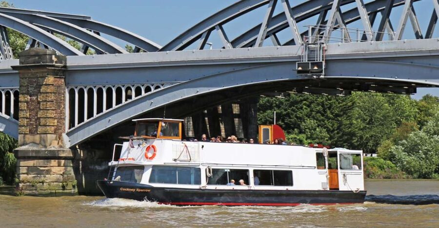 London: Westminster to Kew River Thames Cruise - Hammersmith, Barnes, and Chiswick