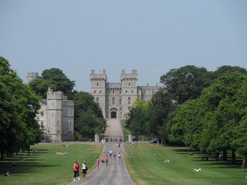 London: Westminster Tour and Windsor Castle Entry Ticket - Taking the train to Windsor
