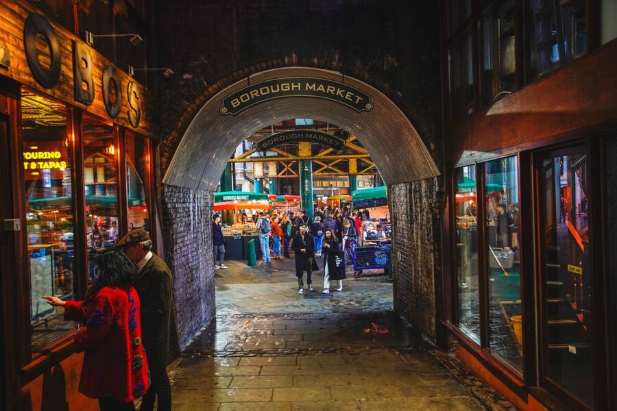 London: Westminster Walking Tour and Kensington Palace Visit - Horse Guards Parade and Downing Street