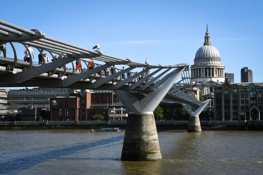London: Westminster Walking Tour and Kensington Palace Visit - Two hours inside Kensington Palace