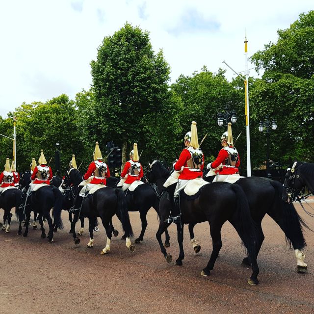 London: Westminster Walking Tour and Visit to Kew Gardens - Trafalgar Square and the royal route west