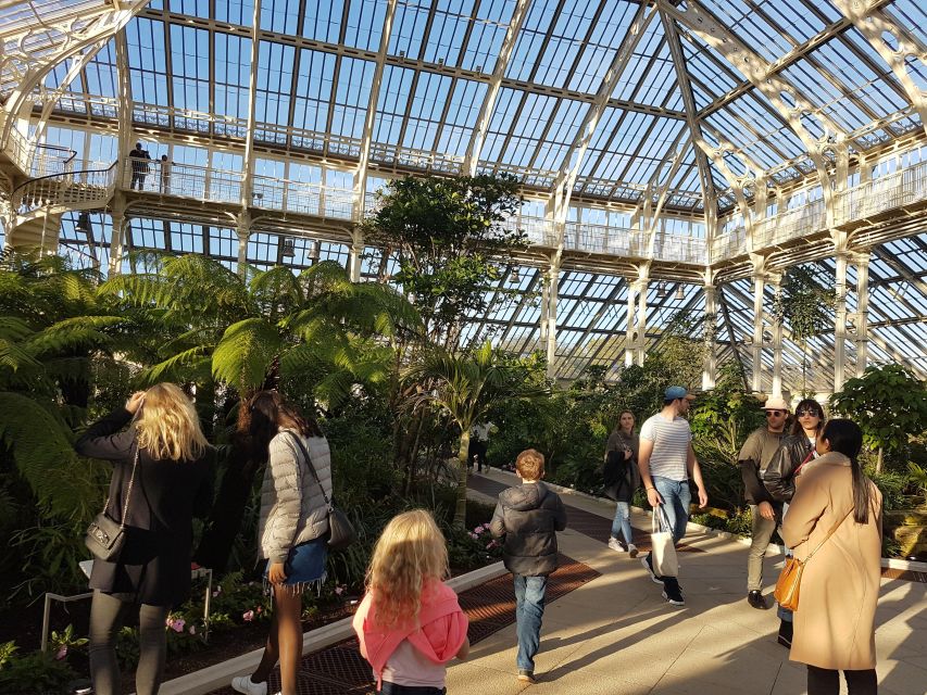 London: Westminster Walking Tour and Visit to Kew Gardens - Horse Guards Parade and Downing Street