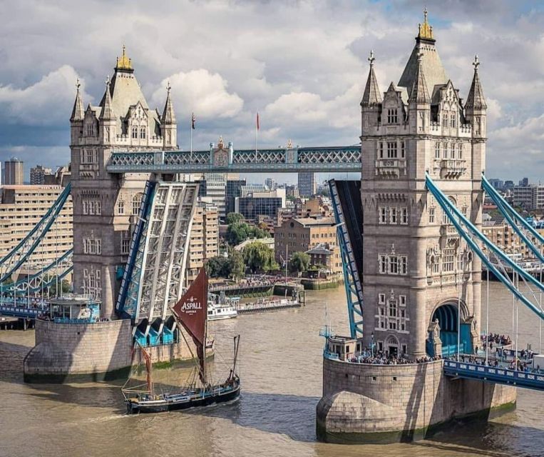 London: Westminster Walking Tour & Visit Tower Bridge - Starting at the Ritz and walking into Westminster