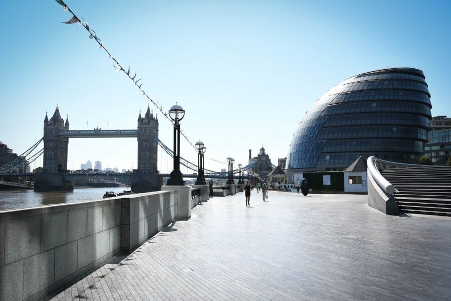 London: Westminster Walking Tour & Westminster Abbey Visit - How the guides shape the day