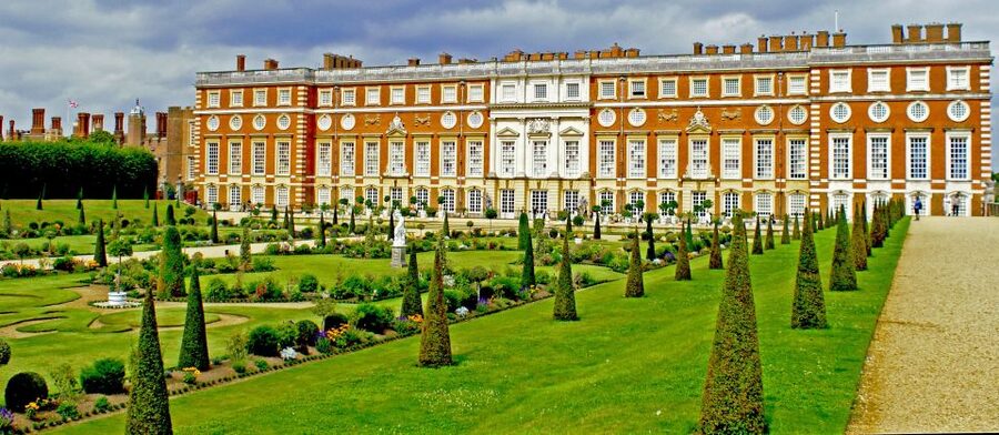 London: Windsor Castle & Henry VIII's Hampton Court Palace - The Thames boat ride and the shape of the day