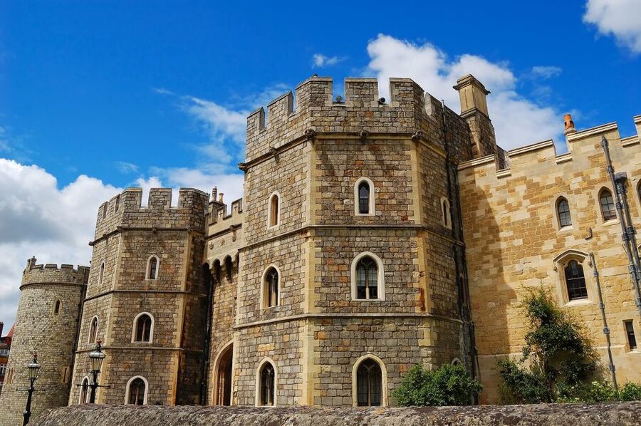 London: Windsor Castle, Stonehenge, and Bath Day Trip - The Roman Baths and Britain’s natural hot spring