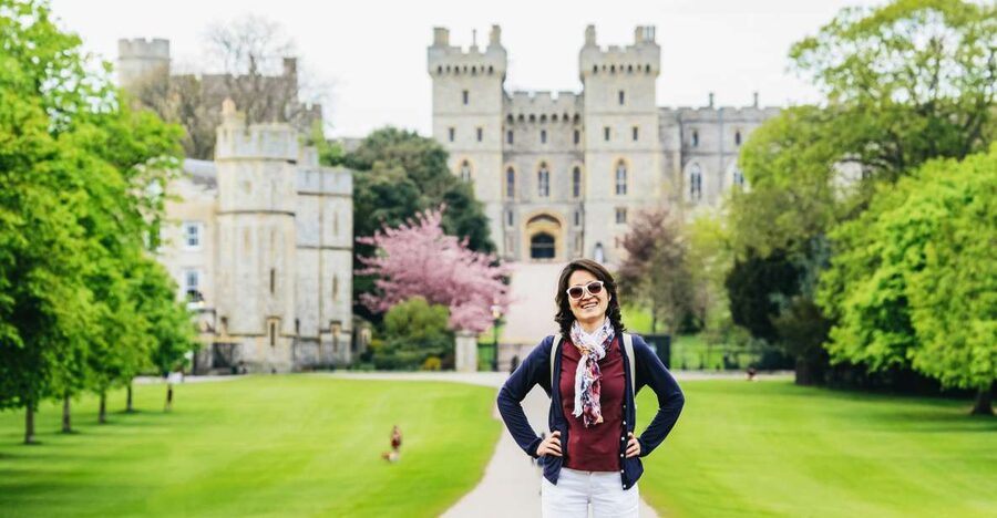 London: Windsor, Stonehenge, Bath, and Roman Baths Day Trip - Guides, drivers, and the value of organized travel