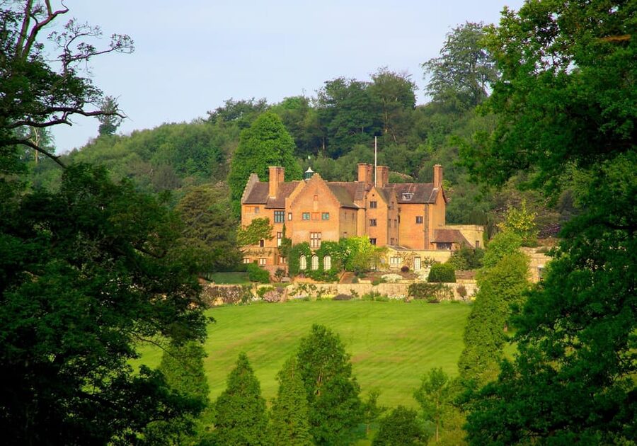 London: Winston Churchill Family Home with Transportation - Key points to know before booking